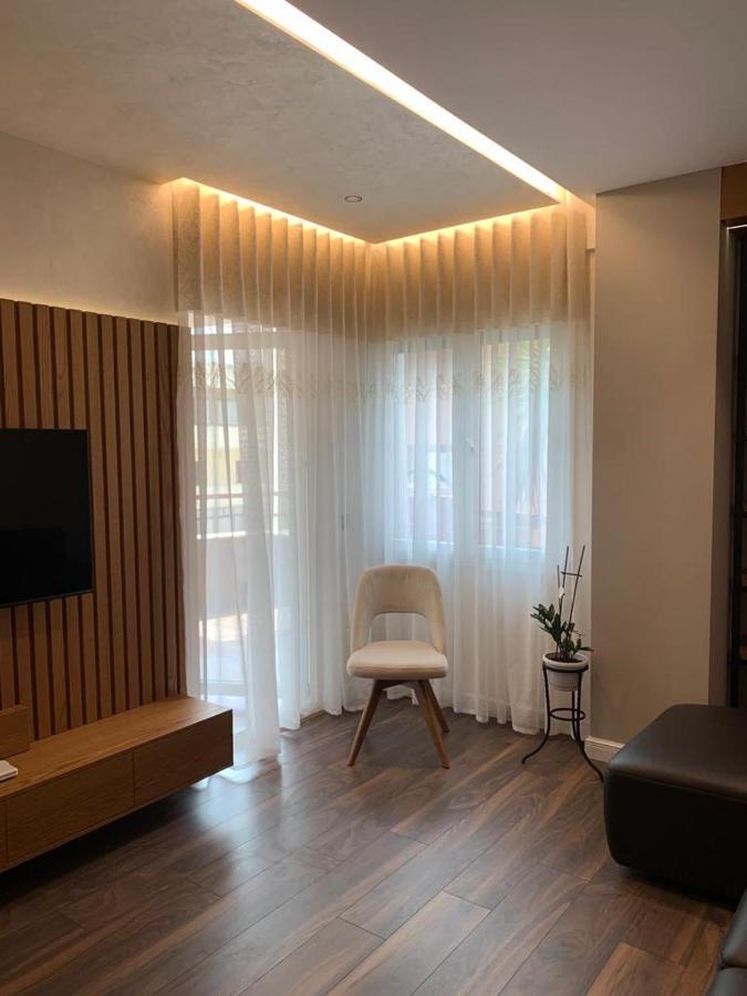 Central Deluxe Apartment 티라나 외부 사진