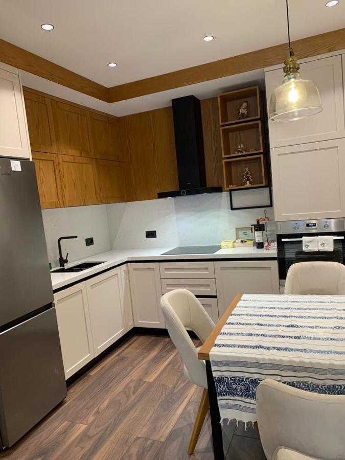 Central Deluxe Apartment 티라나 외부 사진