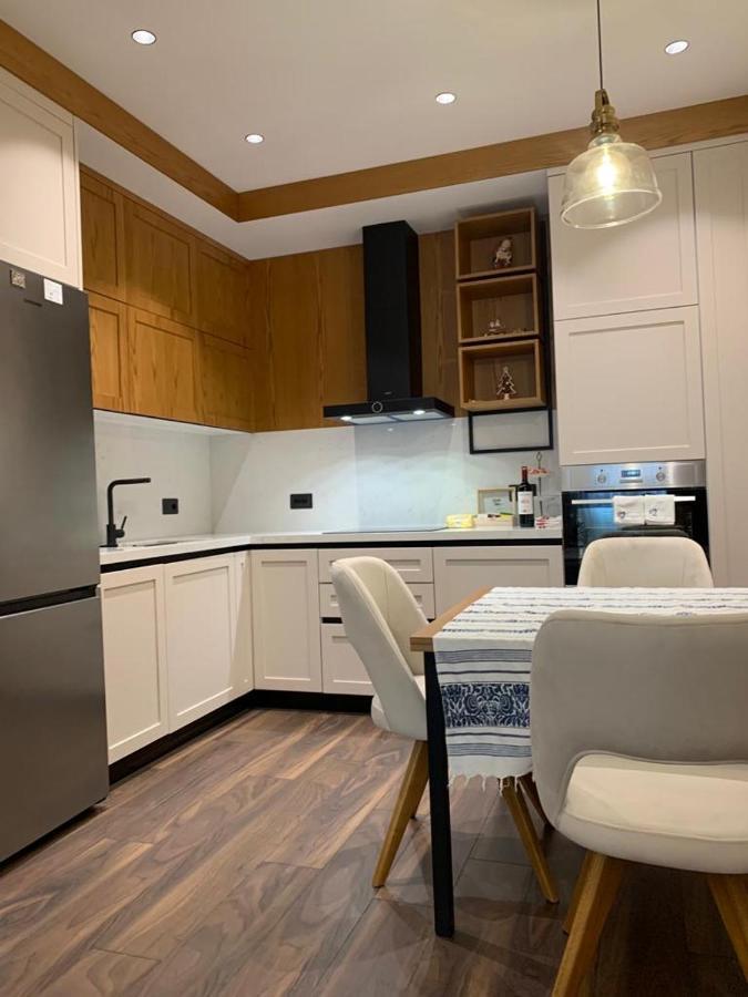 Central Deluxe Apartment 티라나 외부 사진